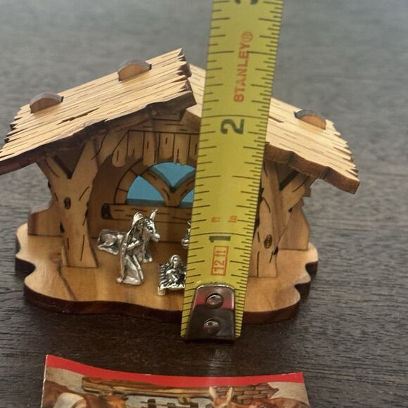 Nativity Made from Italian Olive Wood Handcrafted by Clarisse Sisters of Alabano - Picture 3 of 13